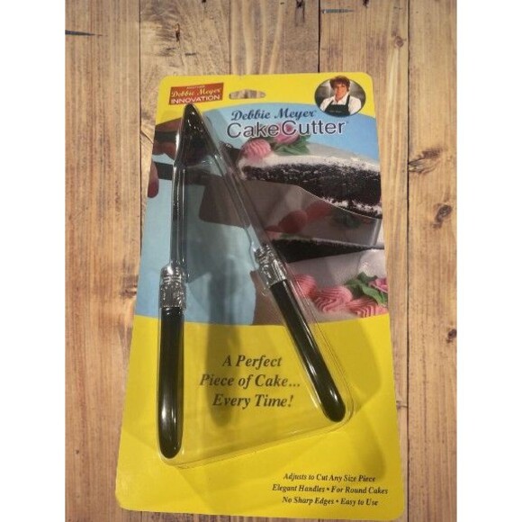 Perfect Cake Cutter Debbie Meyer For Round Cakes Easy To Use No Sharp Edges - Picture 1 of 4